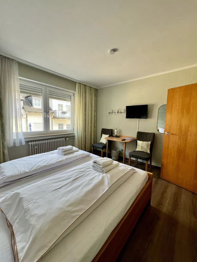 Bedroom 2, Hotel Haus Christa, Cochem-Zell