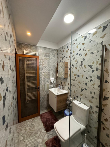 Bathroom 4