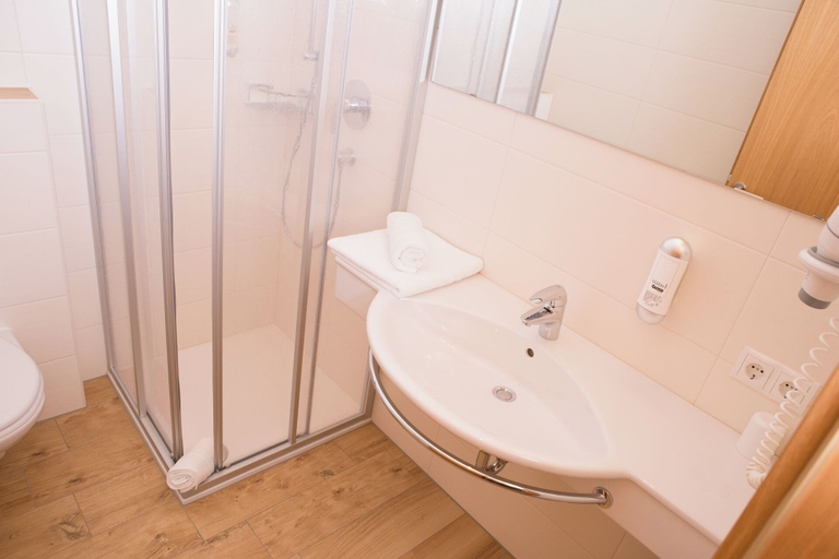 Bathroom 3, Landhaus Huber, Sankt Johann im Pongau