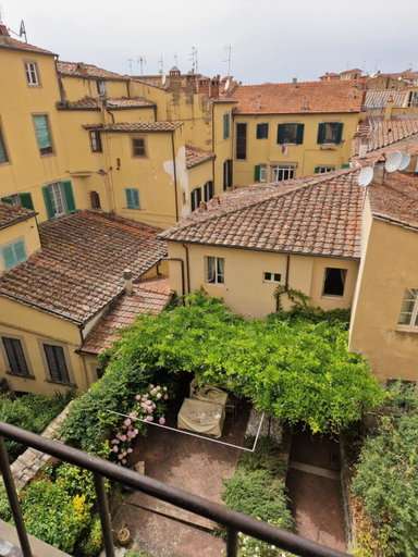 Others 5, Residence Le Due Torri, Arezzo