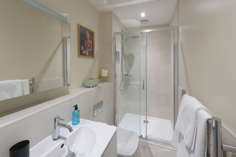 Bathroom 2, John Street, Bath and North East Somerset