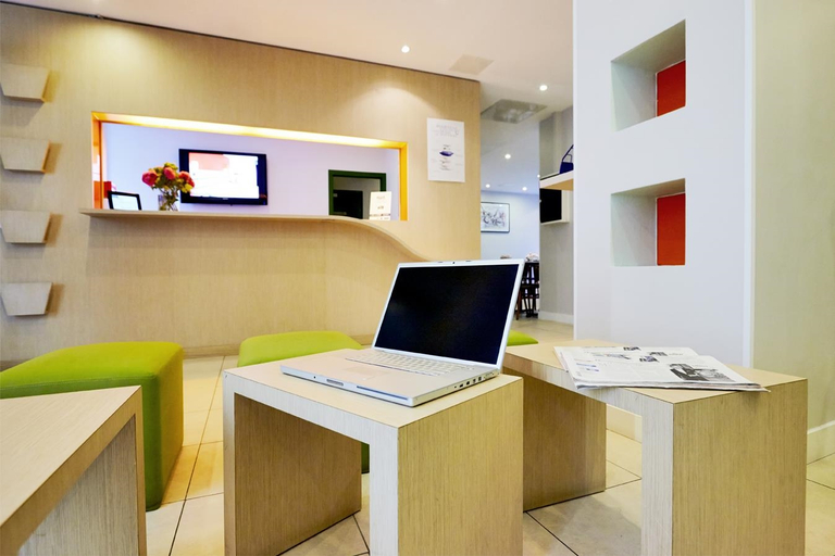 Public Area 2, Hotel Kyriad Paris 10 Canal Saint Martin, Paris