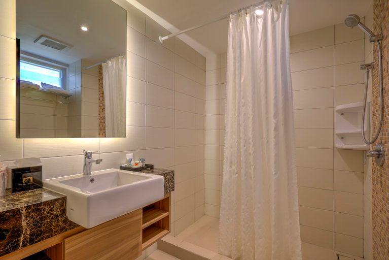 Mambruk Hotel and Convention - Bathroom