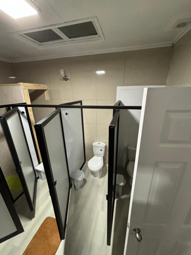 Bathroom 4, El Paso del Chingue, Última Esperanza