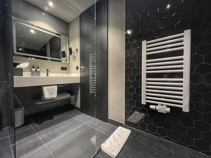 Bathroom 2, Suites im Cloud, Stuttgart