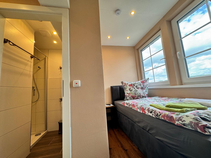 Bedroom 3, Pension Kastanienhof, Westerwaldkreis