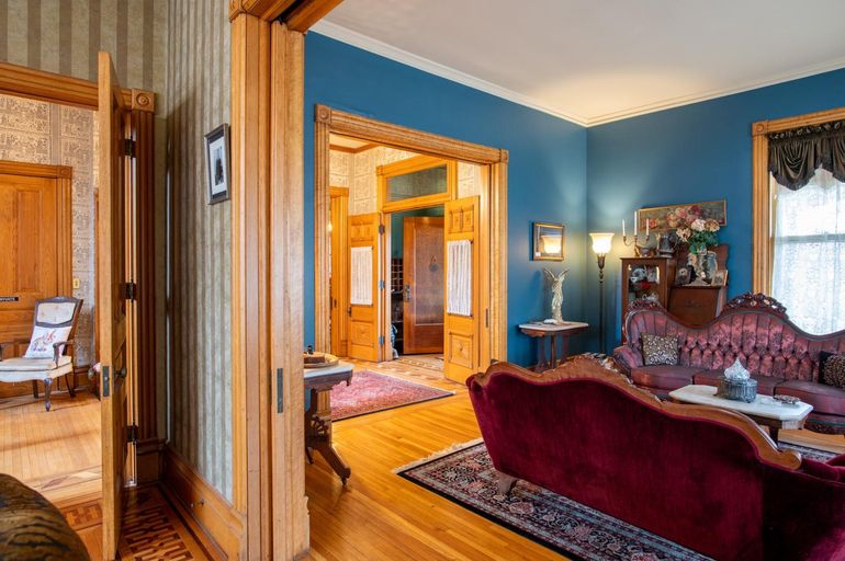 Bedroom 4, Aurora Staples Inn, Washington