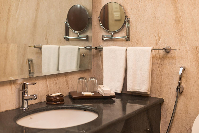 Bathroom 4, Fishtail Lodge, Gandaki