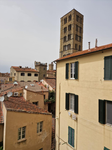 Others 3, Residence Le Due Torri, Arezzo