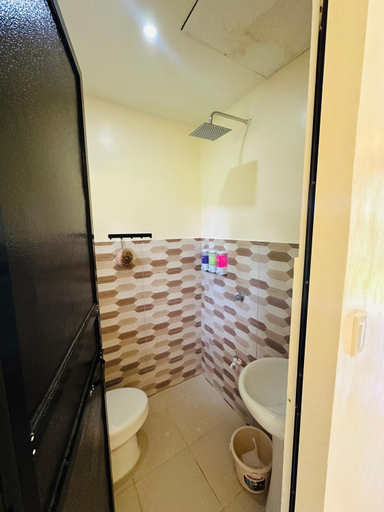 Bathroom 3, Cris & Mar Homestay, Burgos