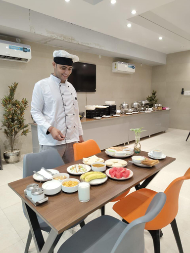 Food & Drinks 3, Perch Service Apartment DLF Cyber City, Gurgaon