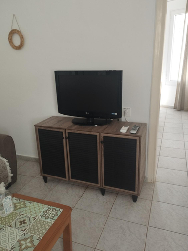Others 4, My Aunts House, Crete