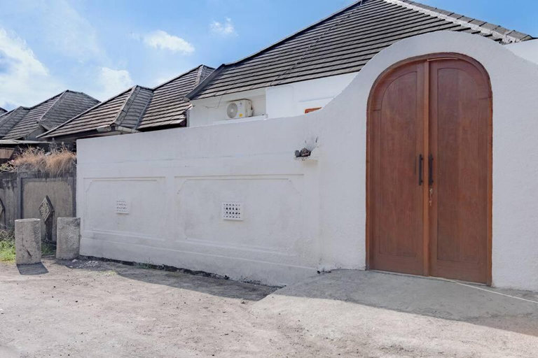 Exterior & Views, Balinese /Mediterranean villa in Canggu residential area, Badung