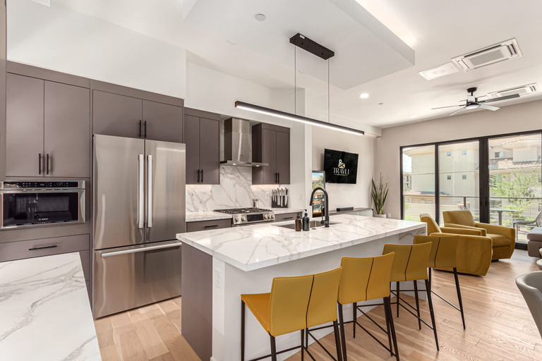 Room 2, Papago Lux Townhouse 4level Oasis w Rooftop Lounge, Maricopa