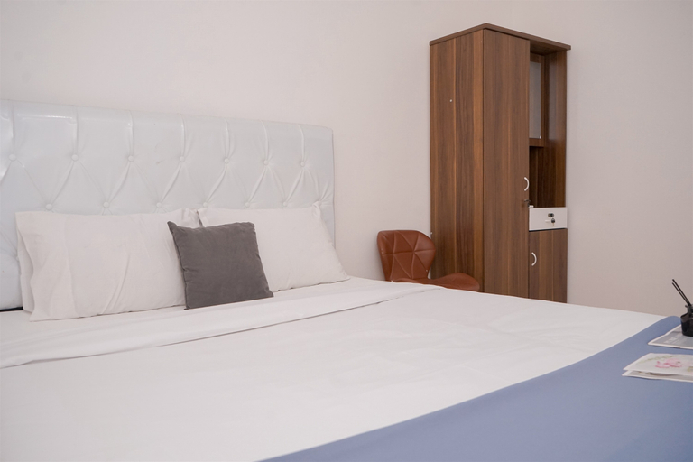 Bedroom 5, Comfy and Minimalist 2BR Apartment Sky House BSD By Travelio, Tangerang Selatan