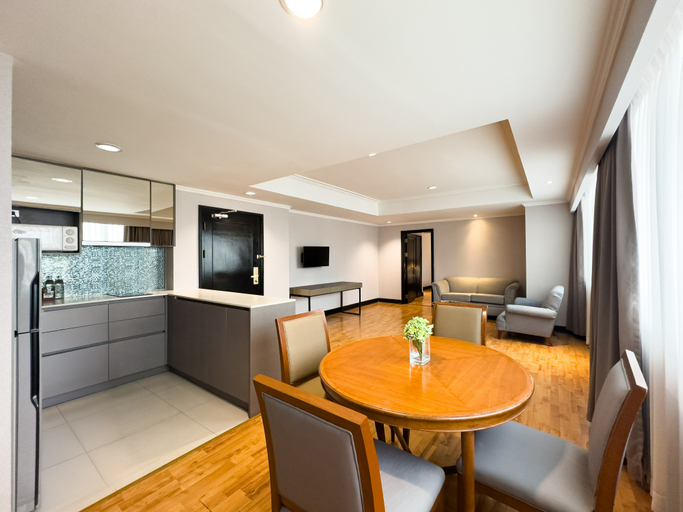 Dining Room 16