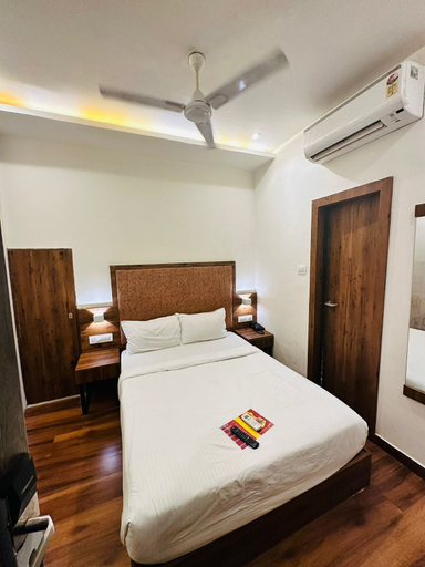 Bedroom 5, HOTEL ROYAL PALACE, Mumbai Suburban