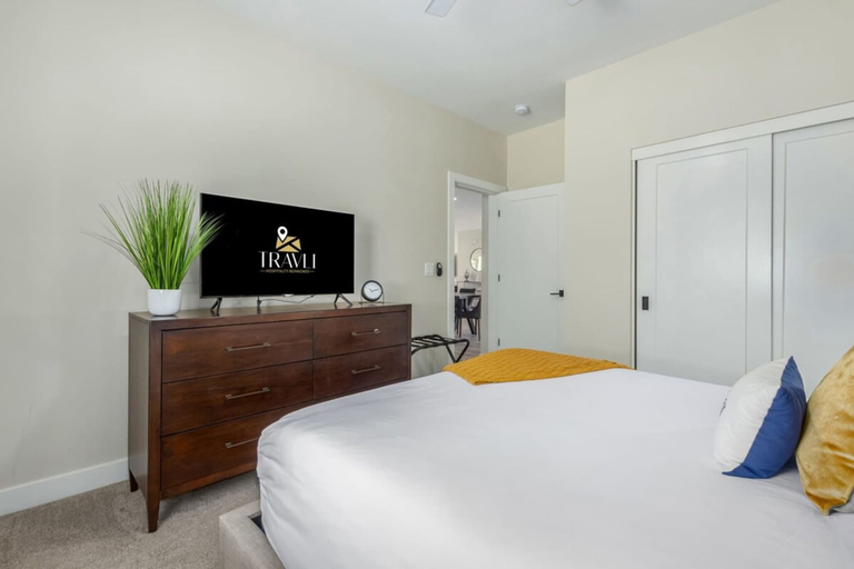 Room 5, Modern Arcadia Estate Htd Pool Bikes Chef Kitchen, Maricopa