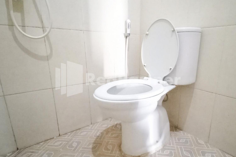 Bathroom 7
