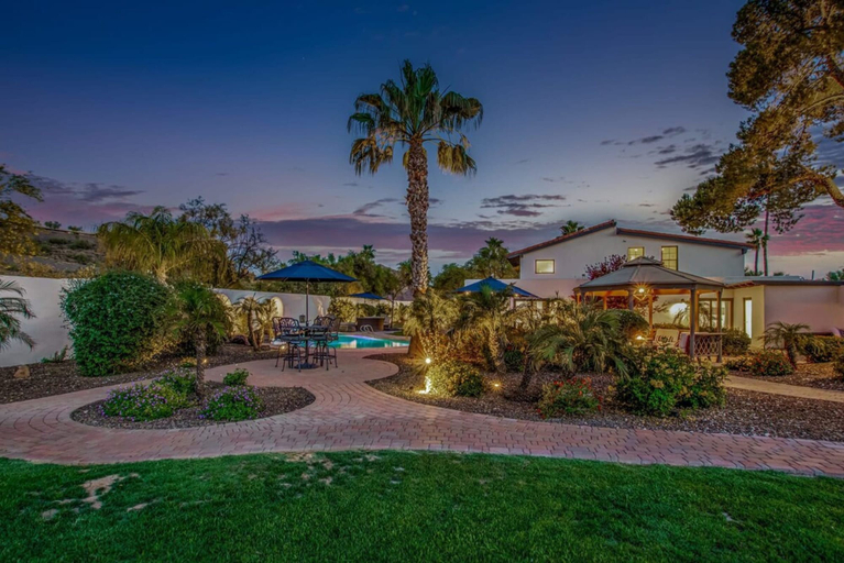 Room 4, 3M Paradise Valley Estate Heated Pool Tennis Spa, Maricopa