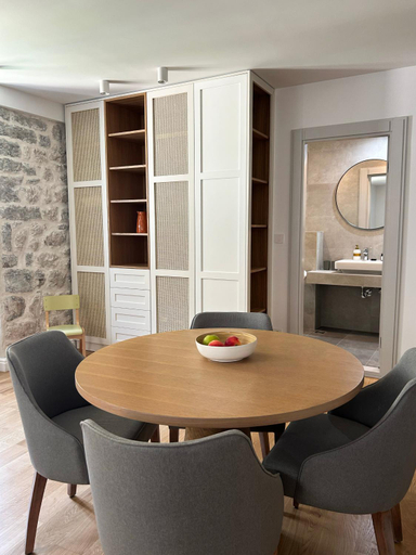 Others 4, Nest Ozana