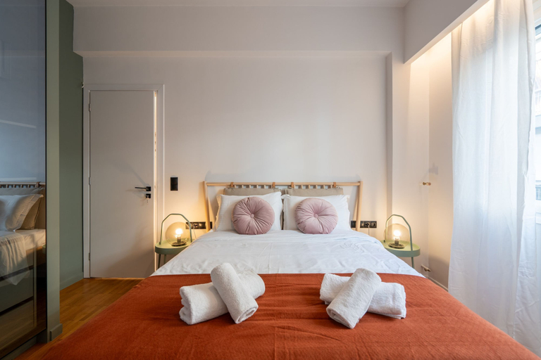 Room 2, LIV - Modern Heavenly Retreat in Exarcheia, Attica