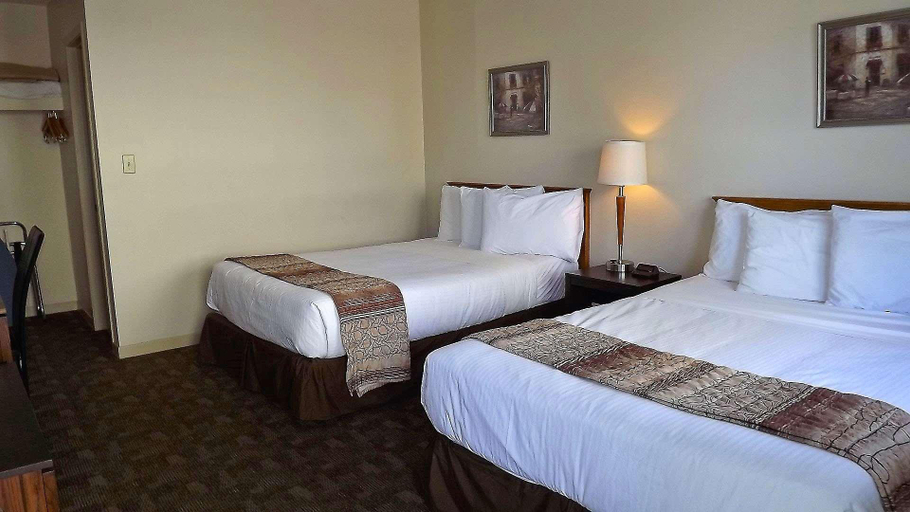 Bedroom 3, Canadas Best Value Inn & Suites Charlottetown, Queens