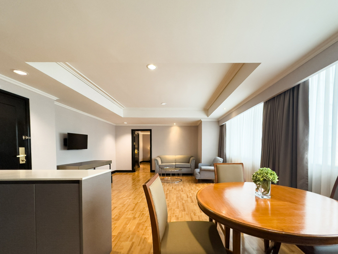 Dining Room 12