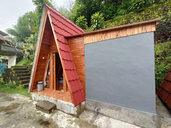Exterior 4