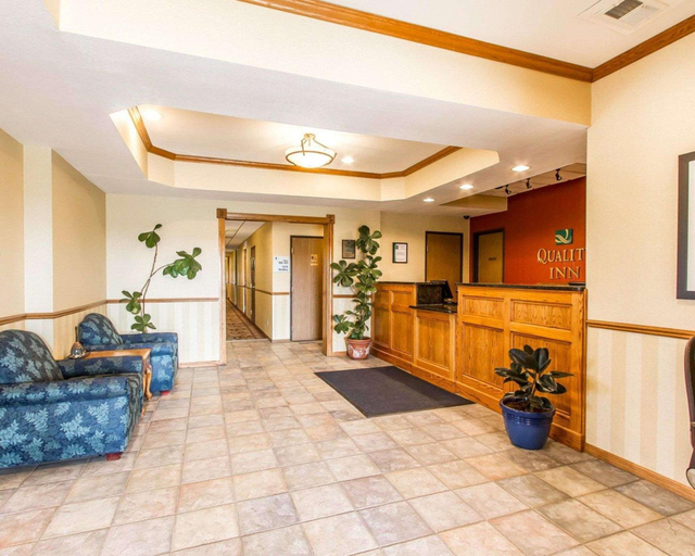 Public Area 2, Quality Inn Pontiac, Livingston