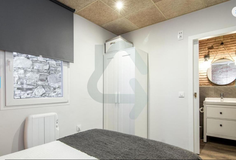 Others 5, Cozy Apartment in Sants, Barcelona