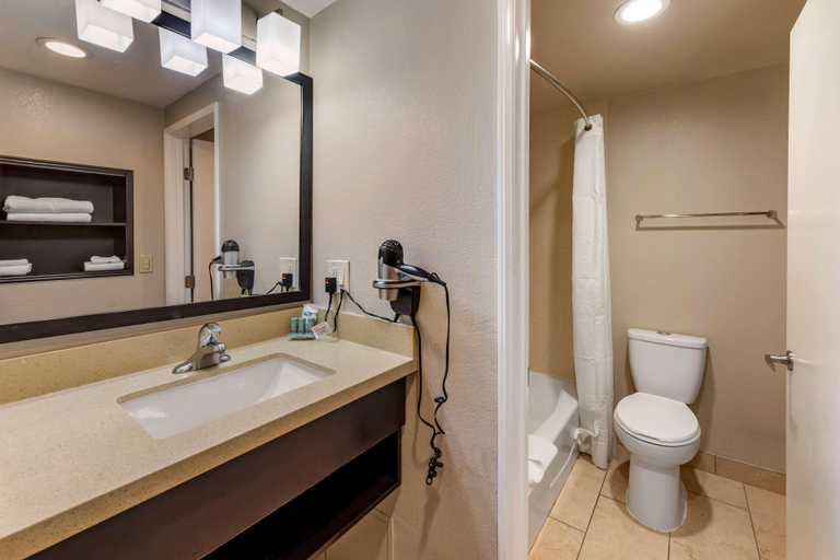 Bathroom 4, Best Western Country Inn, Riverside