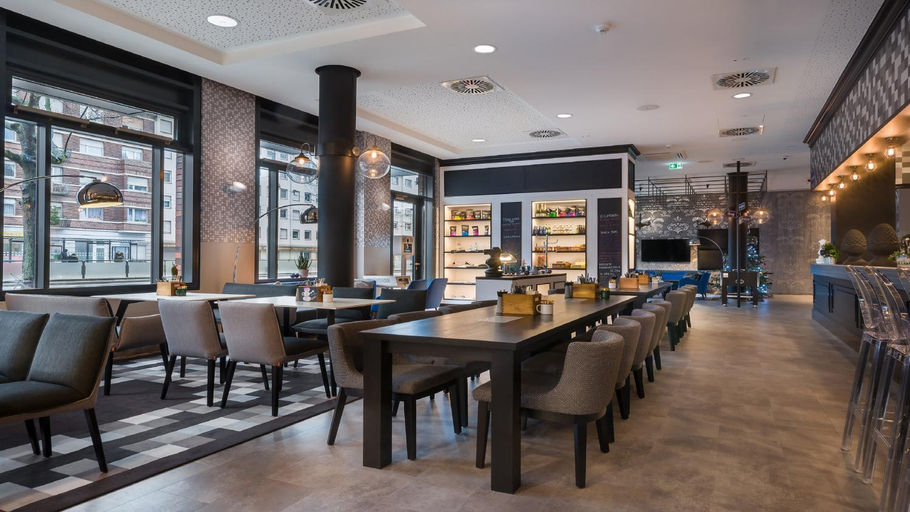 Food & Drinks 2, Holiday Inn - the niu, Square Mannheim, Mannheim