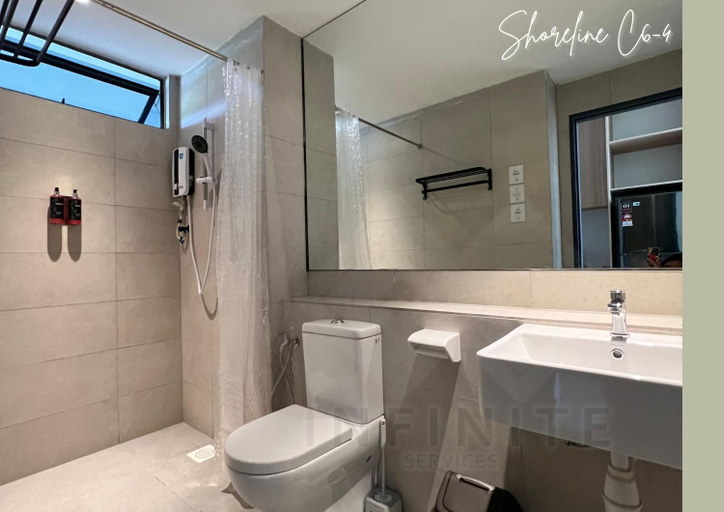 Bathroom 4, ROXY SEMATAN BEACH APARTMENT 2BR NAUTICAL, Lundu