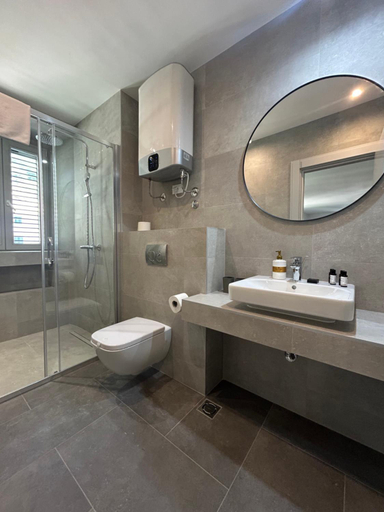 Bathroom 3, Nest Ozana