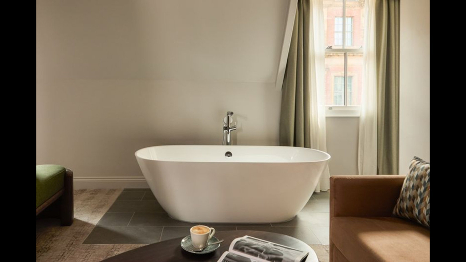 Hotel Indigo LEEDS - Tap to explore photos