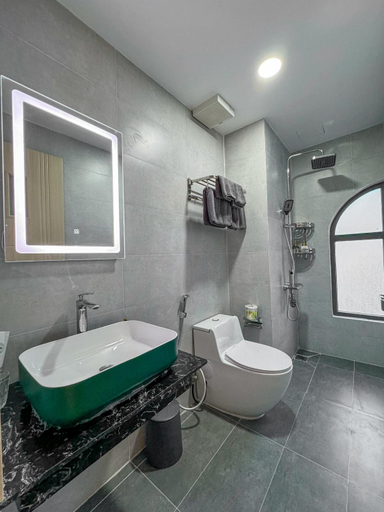 Bathroom 3, Nang Hotel Dao Phu Quy, Phú Quý