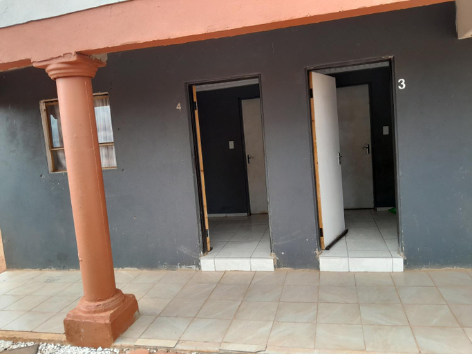 Others 4, Letz Guest Lodge, Capricorn