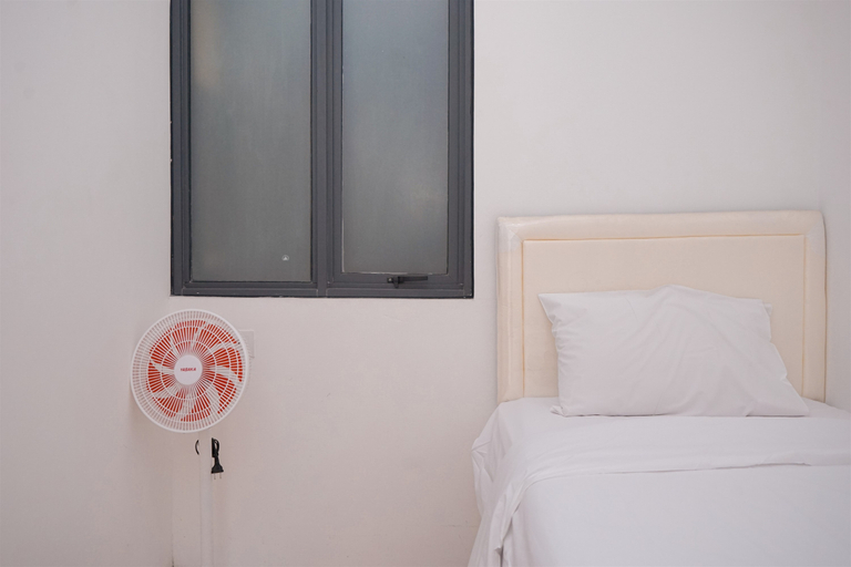 Bedroom 4, Comfy and Minimalist 2BR Apartment Sky House BSD By Travelio, Tangerang Selatan