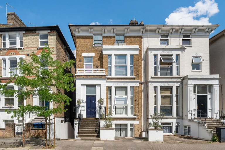 Others 3, Modern Studio Apartment, London