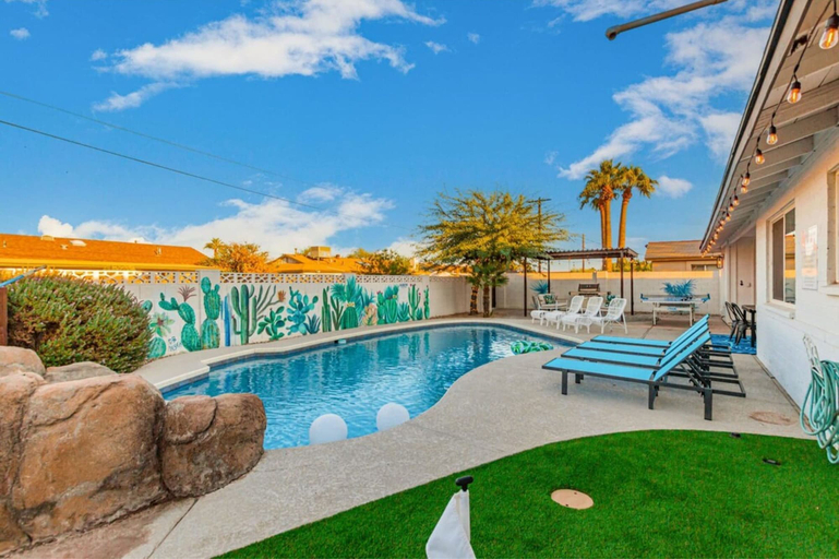 Room 5, Vacay on Villa Pool Putting Grn Old Town, Maricopa