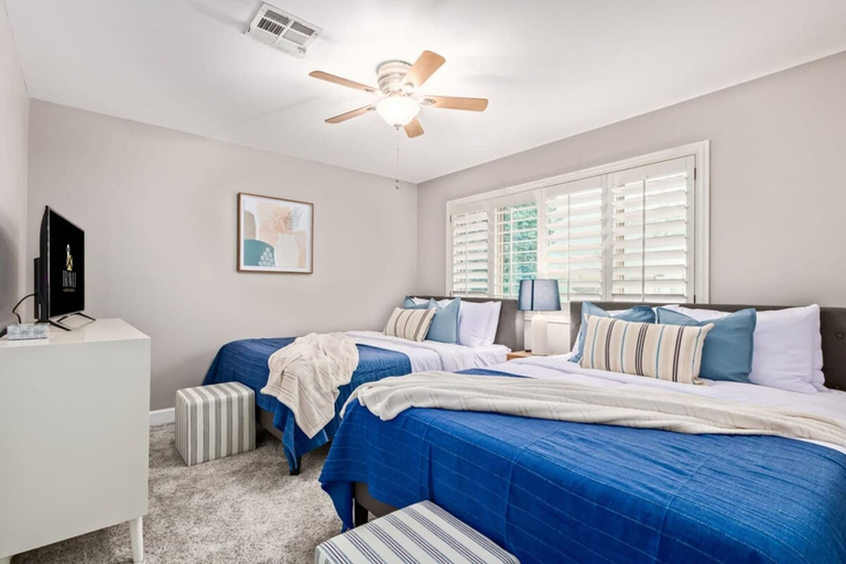 Room 3, Wilshire 2 Masters Private Pool 5 Mins 2 Old Town, Maricopa