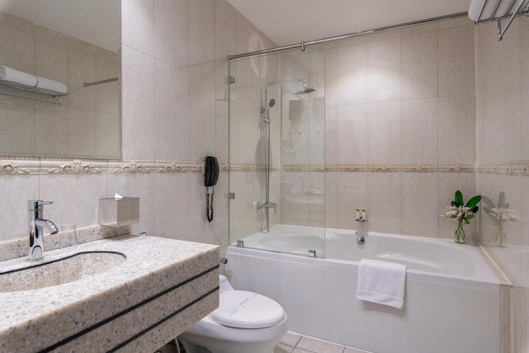 Bathroom 5, WARWICK AL JUBIAL HOTEL, Al Jubail