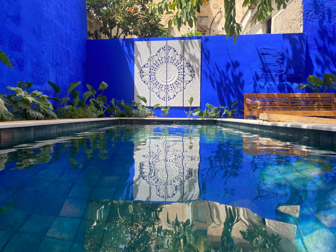 Others 2, Casa Timbale, Baleares