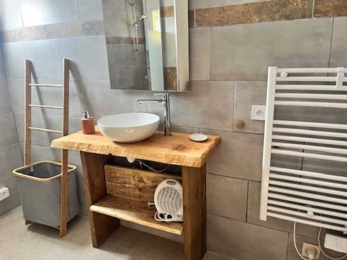 Bathroom, U Campuleccia, Haute-Corse