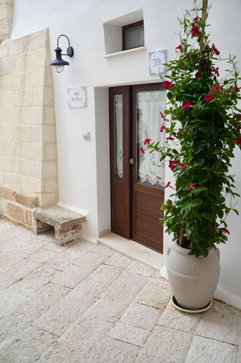 Others 4, B&B San Carlo, Taranto