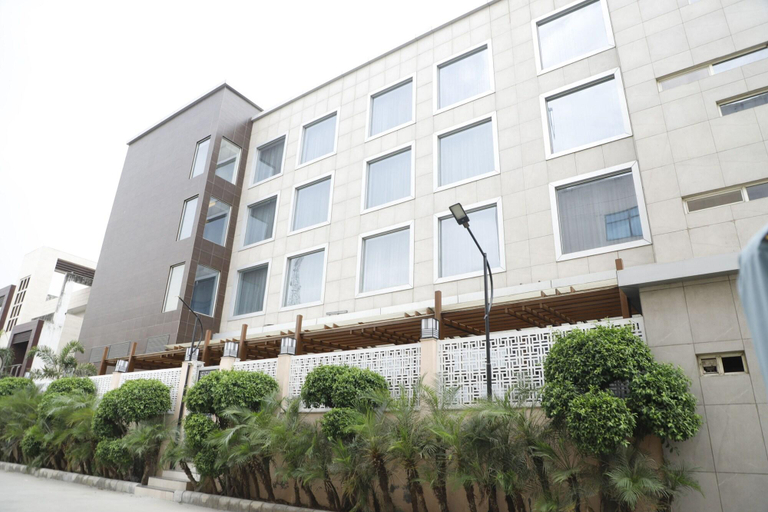 Exterior & Views 1, Udman Hotel Chattarpur, West
