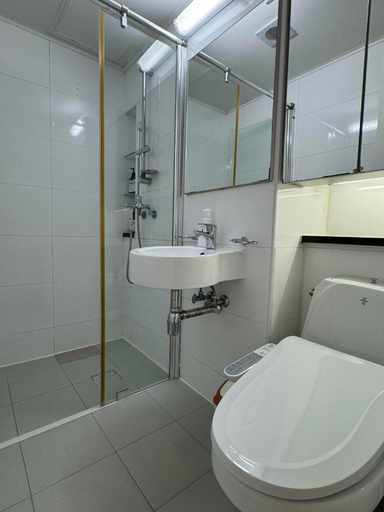 Others 4, Seoul Station cozy studio, Yongsan