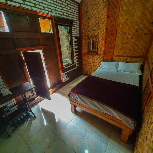 Others, Rumah Gaharu - Kamar Gebyok 01, Purworejo