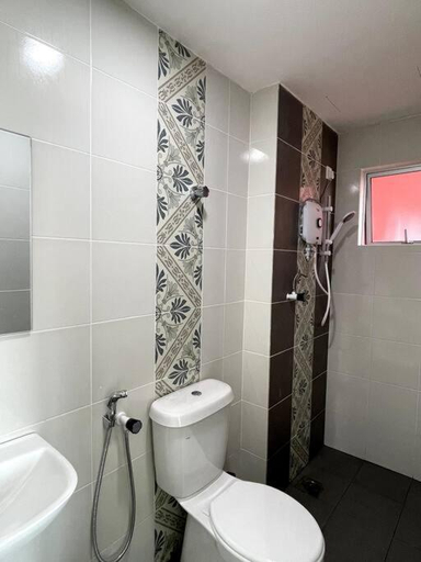 Bathroom 3, Premier Family Suite & City View @ Seven Houz Ipoh, Kinta